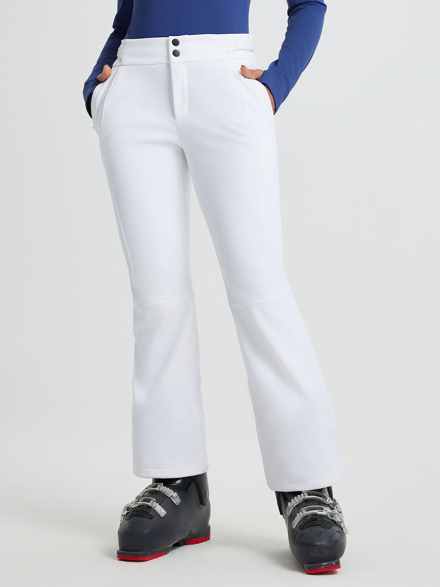 Ski-Softshell-Hose für Damen leicht ausgestellt